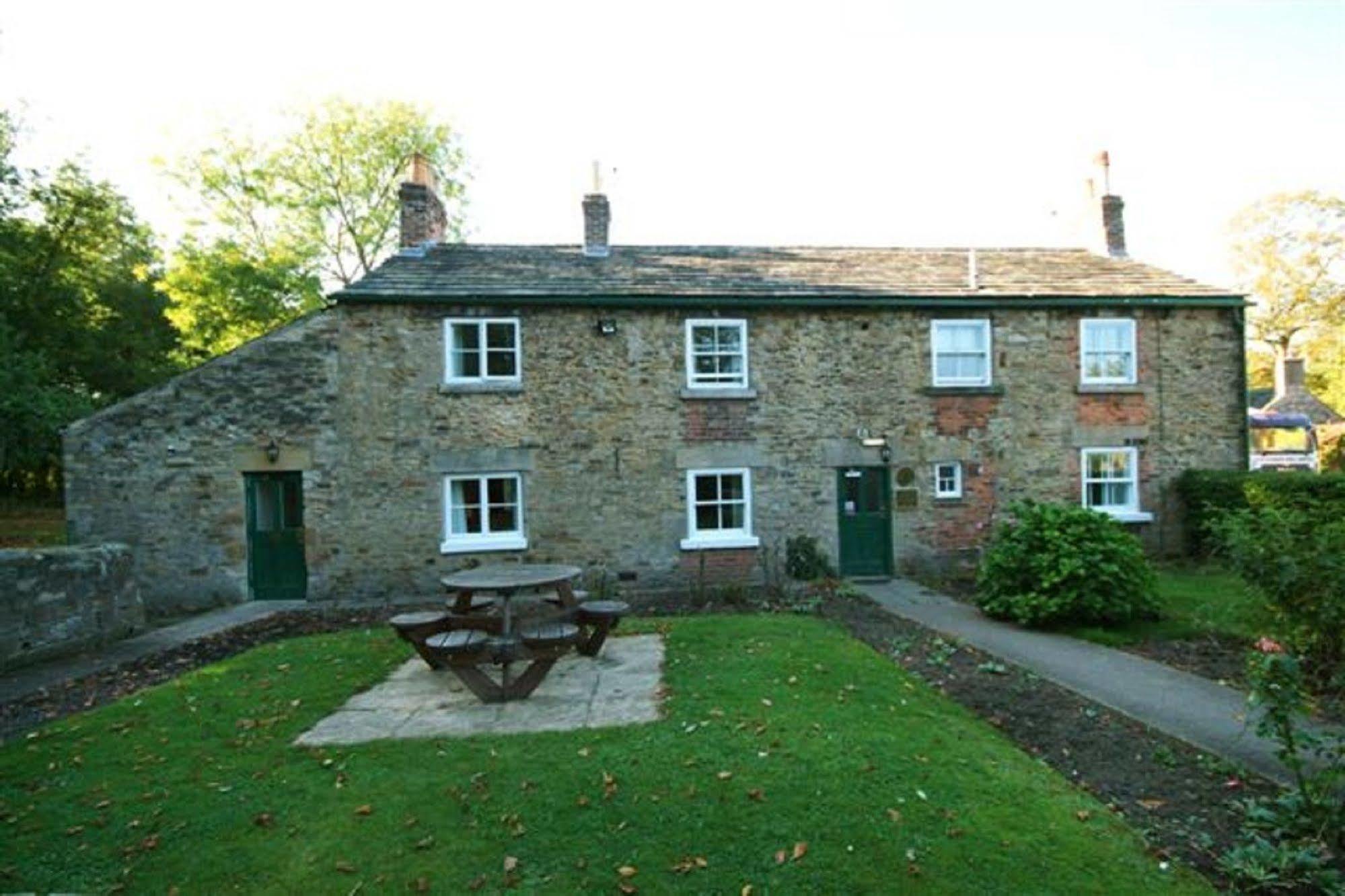 Rockingham Arms By Greene King Inns Wentworth  Zewnętrze zdjęcie